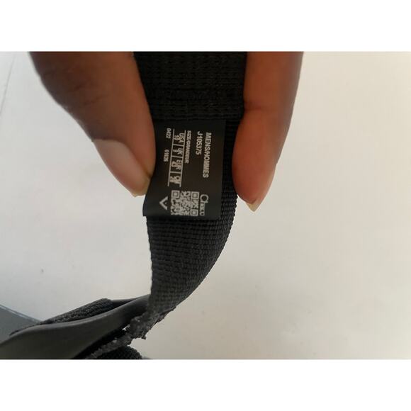 Chaco Men's Black Adjustable Strap Buckle Classic Sandal • Size 10 - Picture 3 of 4